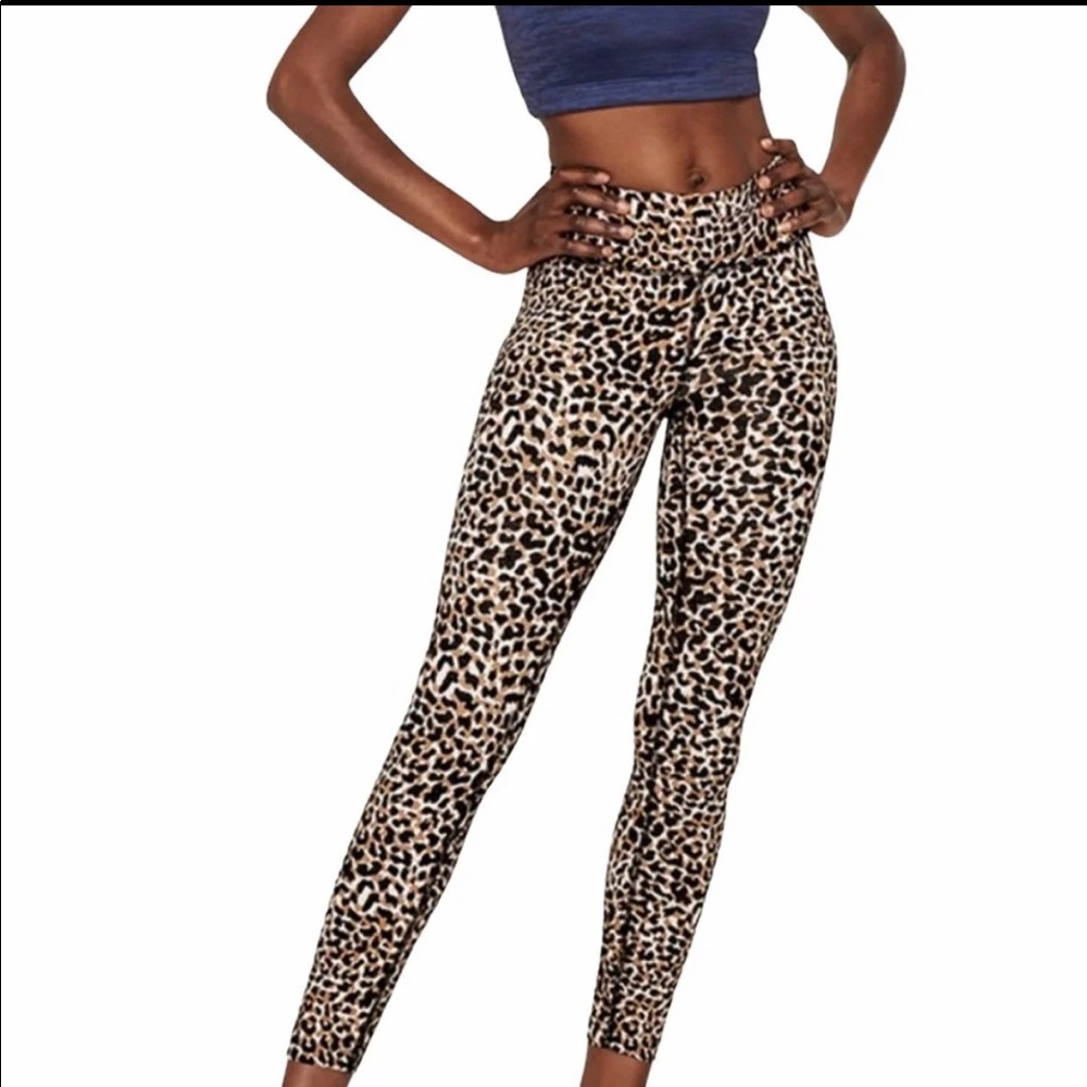 Outdoor voices leopard leggings